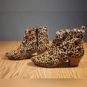 Cowhide leopard print ankle boots for